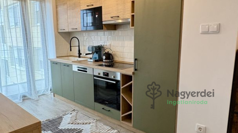 Debrecen, Sestakert, Lakás, tégla lakás  