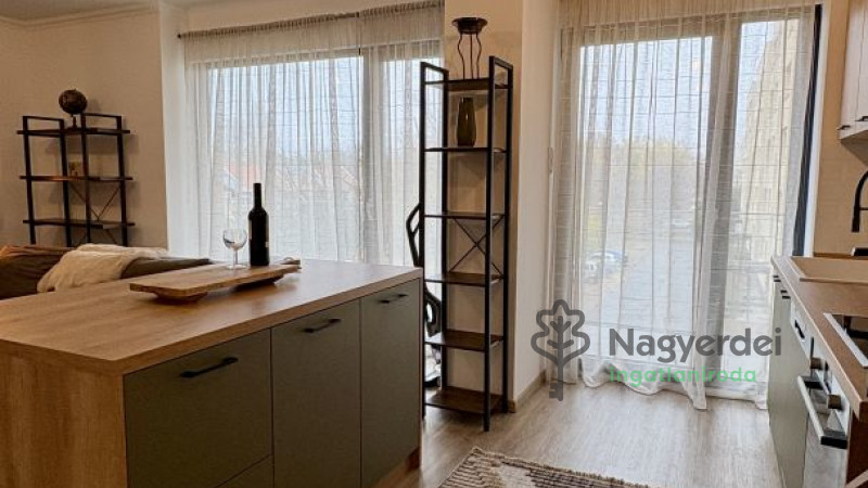 Debrecen, Sestakert, Lakás, tégla lakás  