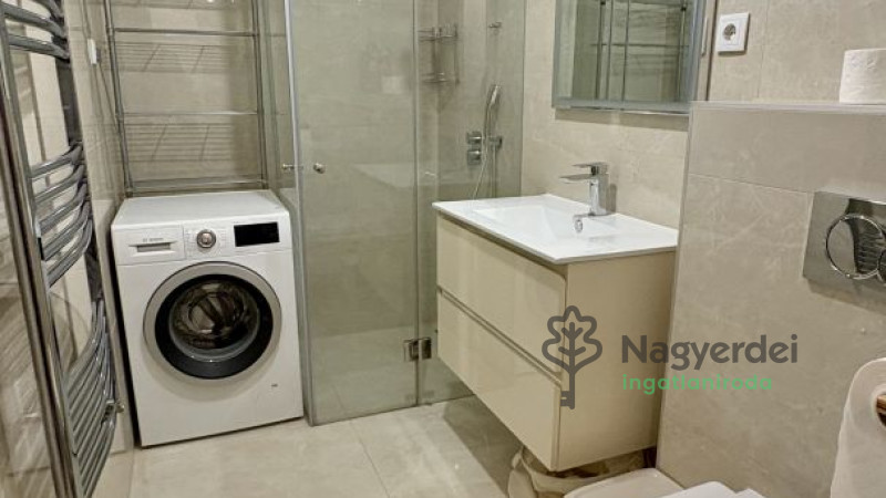 Debrecen, Sestakert, Lakás, tégla lakás  