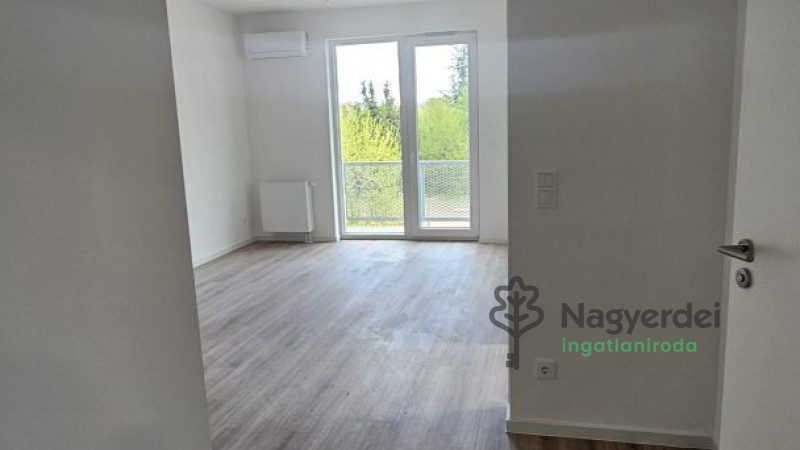 Debrecen, Epreskert, Lakás, panel lakás  