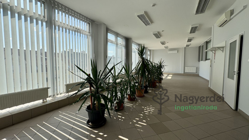 Debrecen, Belváros, Iroda, irodaházban  