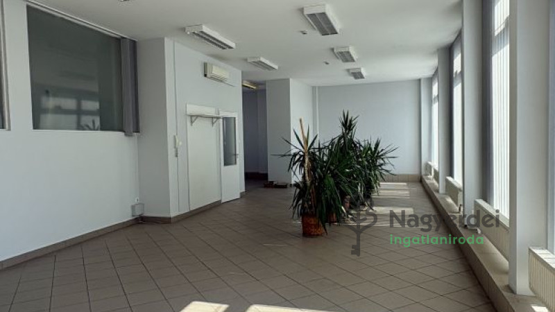 Debrecen, Belváros, Iroda, irodaházban  