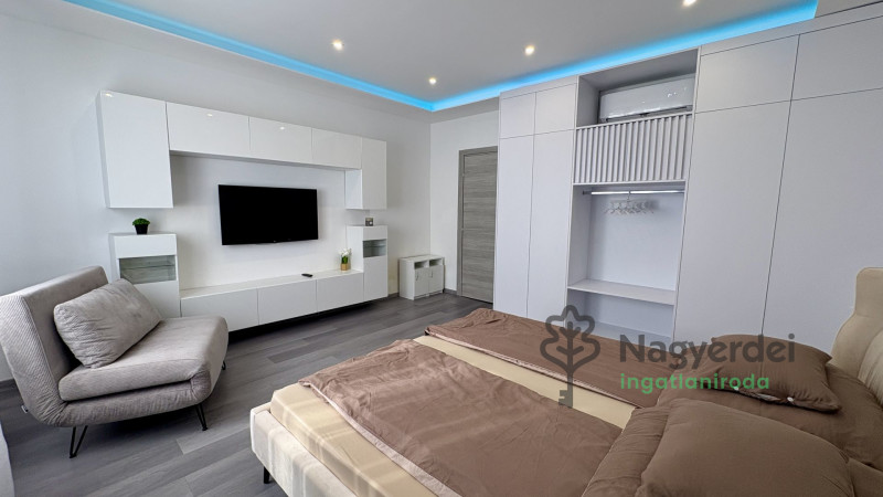 Debrecen, Széchenyikert, Ház, családi ház  