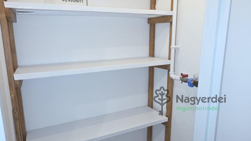 Debrecen, Nagyerdőalja, Lakás, tégla lakás  