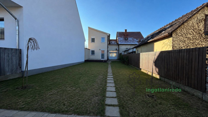 Debrecen, Sámsonikert, Ház, családi ház  