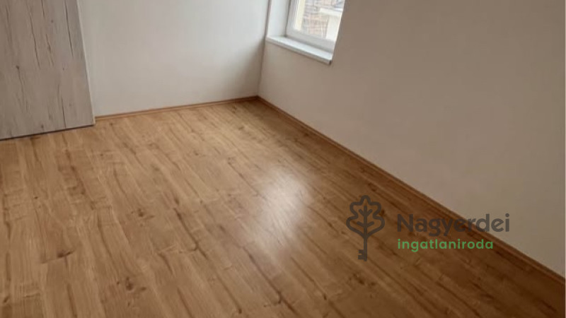 Debrecen, Lakás, tégla lakás  