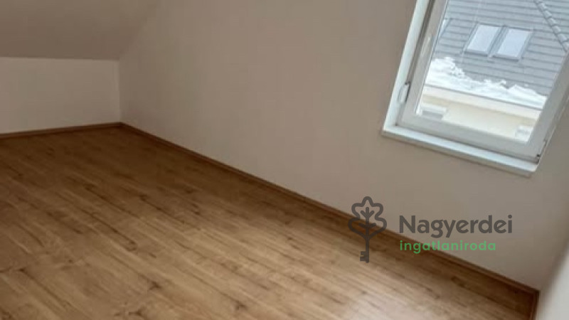 Debrecen, Lakás, tégla lakás  