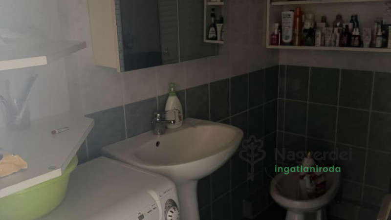Debrecen, Nagyerdő, Lakás, tégla lakás  