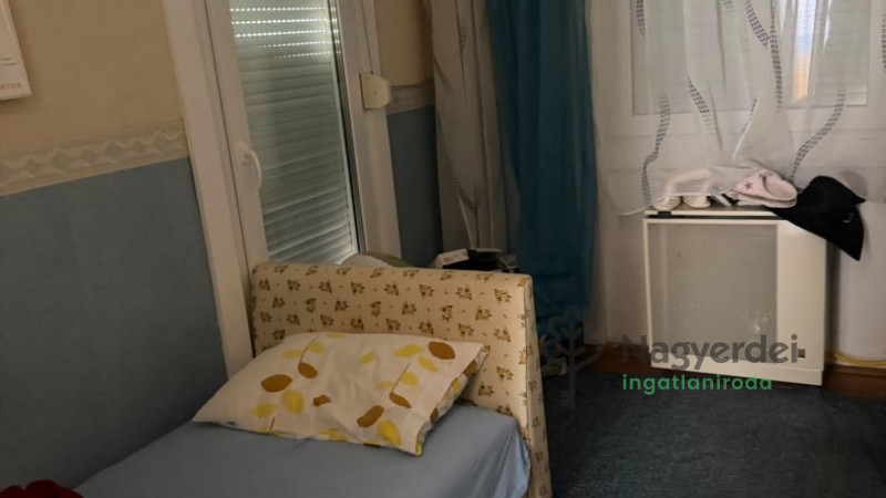 Debrecen, Nagyerdő, Lakás, tégla lakás  