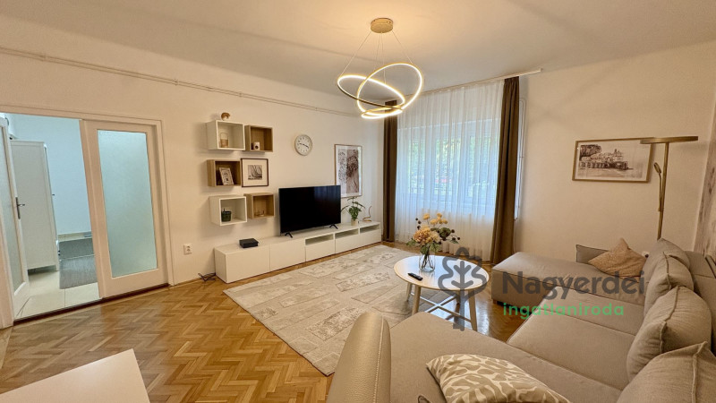 Debrecen, Nagyerdő, Lakás, tégla lakás  