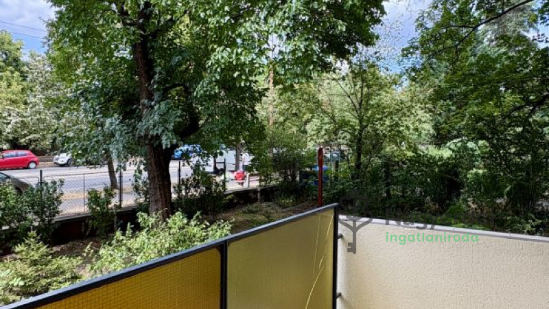 Debrecen, Nagyerdő, Lakás, tégla lakás  