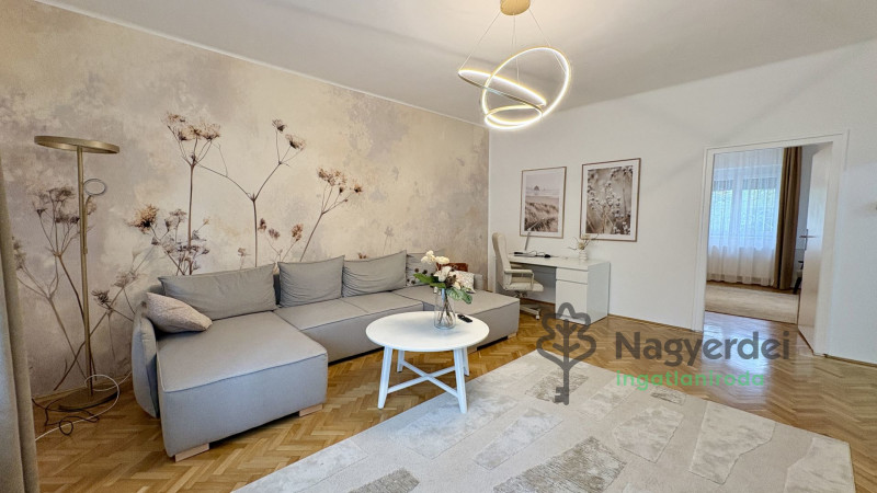 Debrecen, Nagyerdő, Lakás, tégla lakás  
