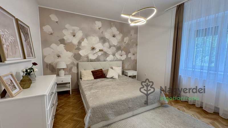 Debrecen, Nagyerdő, Lakás, tégla lakás  