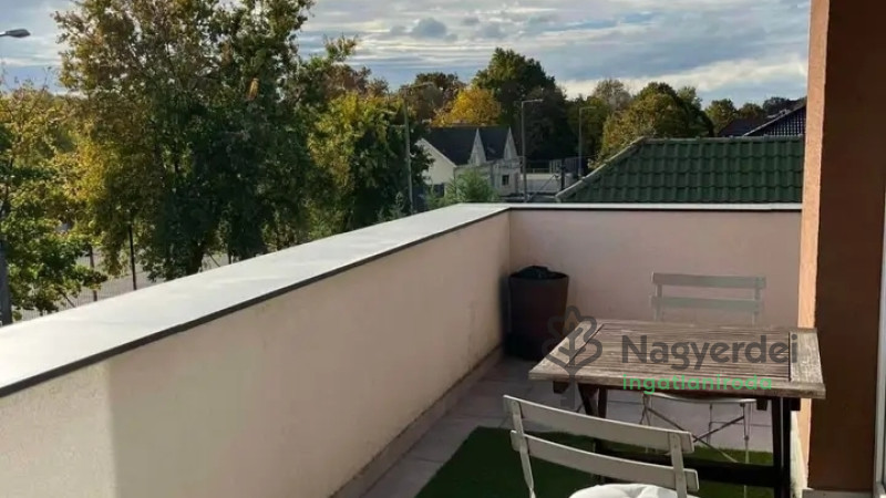 Debrecen, Urrétje, Lakás, tégla lakás  