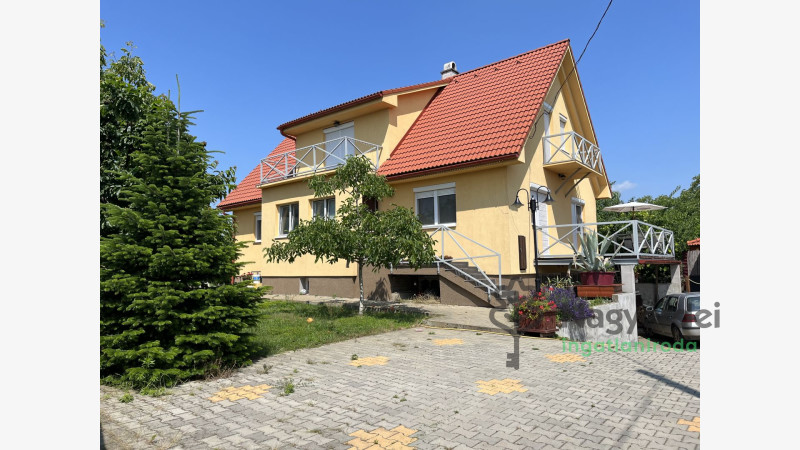 Debrecen, Köntöskert, Ház, családi ház  