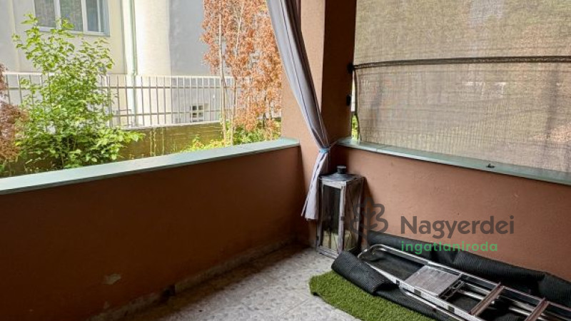 Debrecen, Nagyerdő, Lakás, tégla lakás  