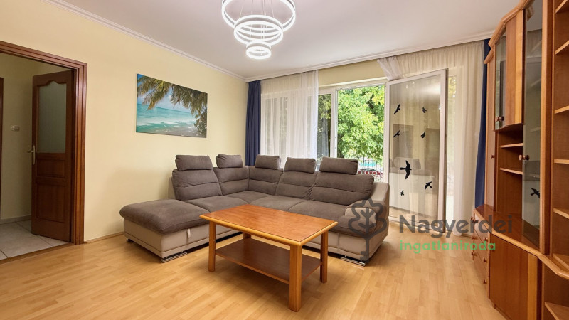 Debrecen, Nagyerdő, Lakás, tégla lakás  