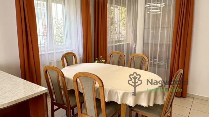 Debrecen, Nagyerdő, Lakás, tégla lakás  