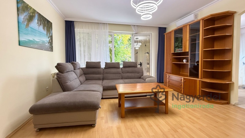 Debrecen, Nagyerdő, Lakás, tégla lakás  