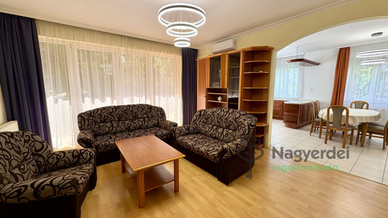 Debrecen, Nagyerdő, Lakás, tégla lakás  