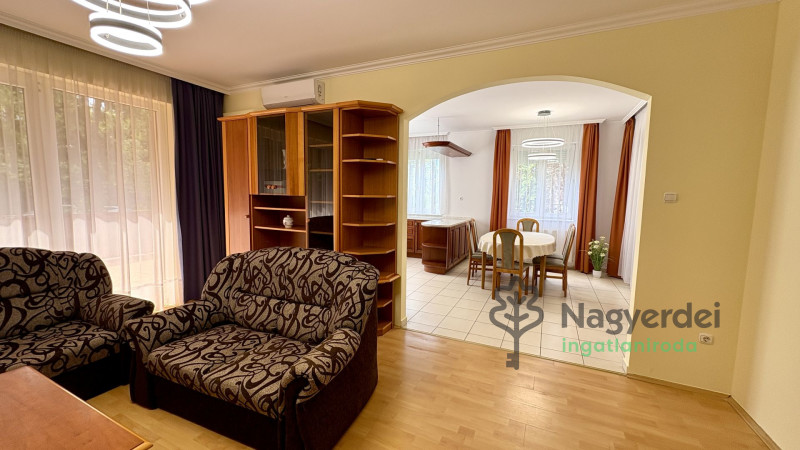 Debrecen, Nagyerdő, Lakás, tégla lakás  
