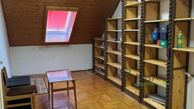 Debrecen, Nagyerdő, Ház, sorház  