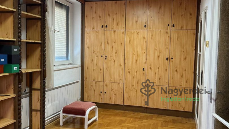 Debrecen, Nagyerdő, Ház, sorház  