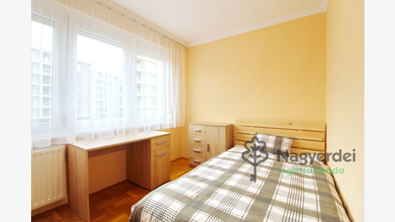 Debrecen, Sestakert, Lakás, csúsztatott zsalus  
