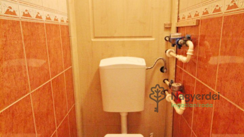 Debrecen, Sestakert, Lakás, csúsztatott zsalus  