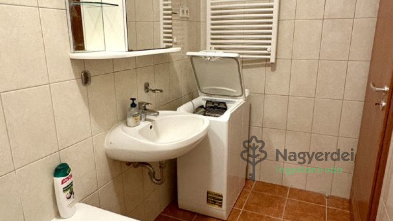 Debrecen, Ispotály, Lakás, tégla lakás  