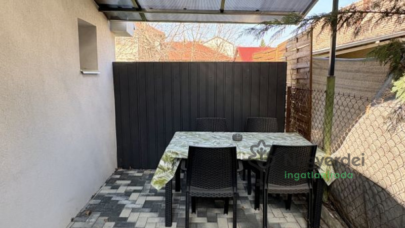 Debrecen, Széchenyikert, Ház, családi ház  