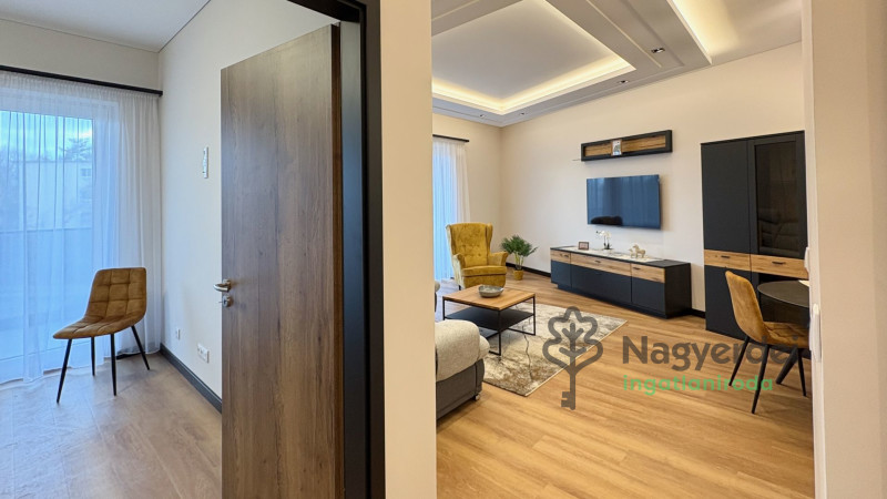 Debrecen, Egyetemváros, Lakás, tégla lakás  