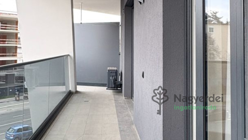 Debrecen, Egyetemváros, Lakás, tégla lakás  