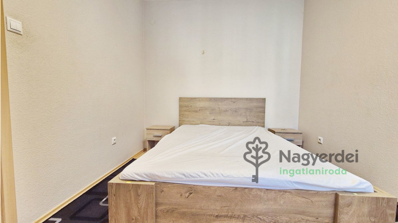 Debrecen, Belváros, Lakás, tégla lakás  