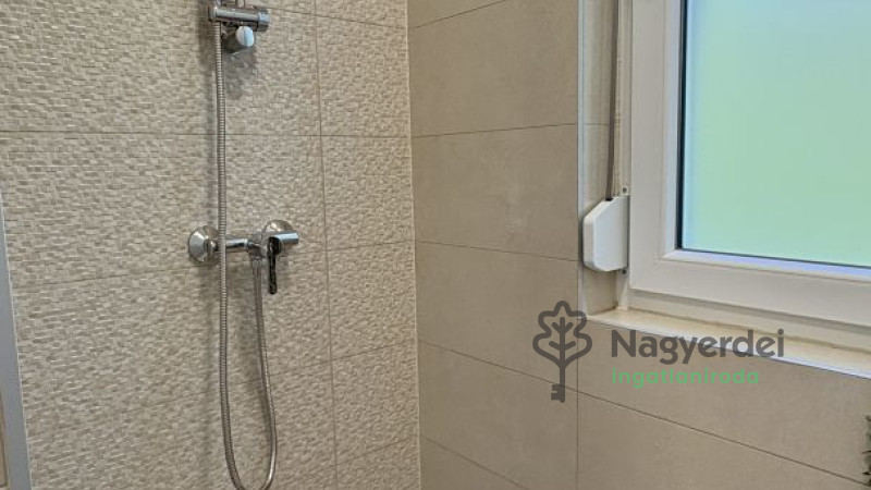 Debrecen, Belváros, Lakás, tégla lakás  