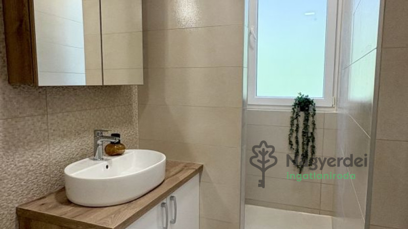 Debrecen, Belváros, Lakás, tégla lakás  