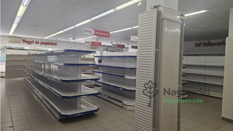Debrecen, Vénkert, Üzlethelyiség, nem üzletközpontban  
