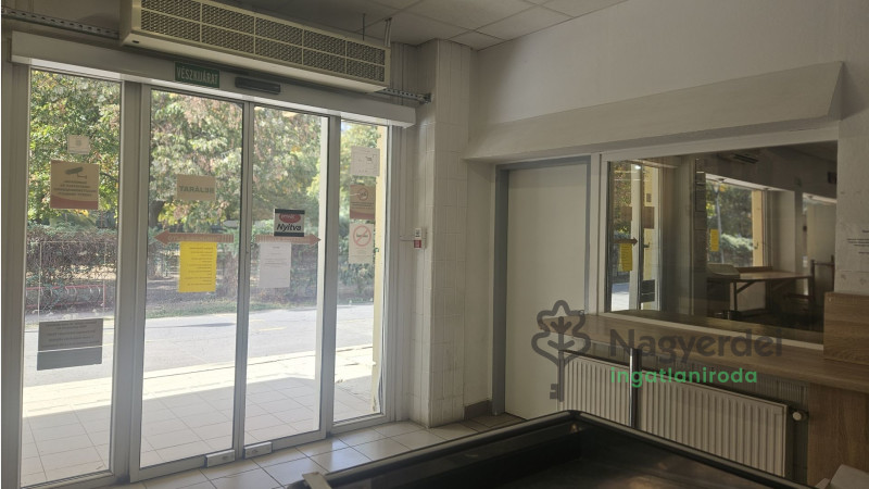 Debrecen, Vénkert, Üzlethelyiség, nem üzletközpontban  