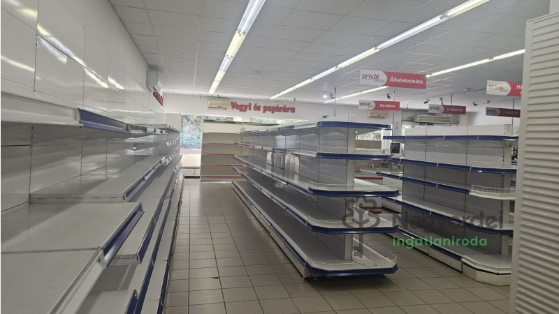 Debrecen, Vénkert, Üzlethelyiség, nem üzletközpontban  