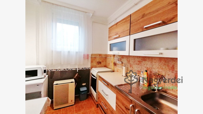Debrecen, Sestakert, Lakás, tégla lakás  