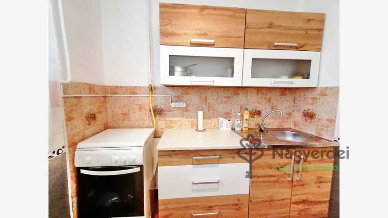 Debrecen, Sestakert, Lakás, tégla lakás  