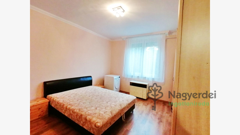 Debrecen, Sestakert, Lakás, tégla lakás  
