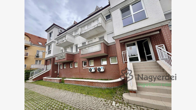 Debrecen, Belváros, Lakás, tégla lakás  