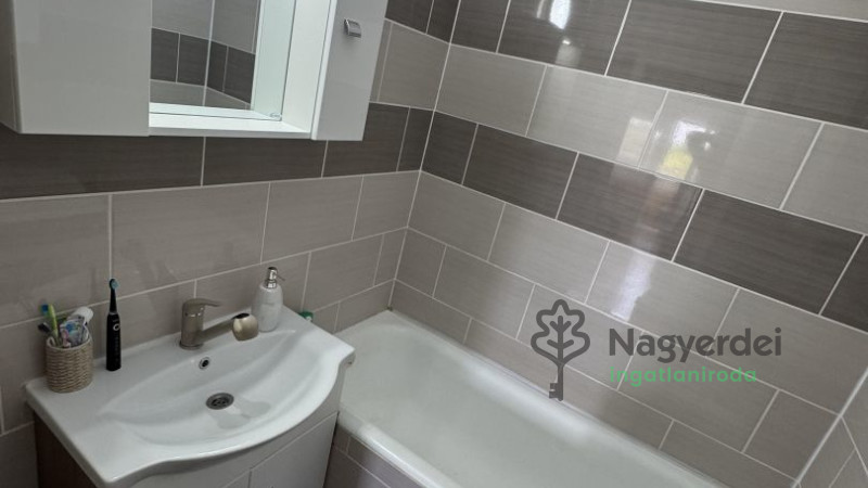 Debrecen, Tócóskert, Lakás, panel lakás  