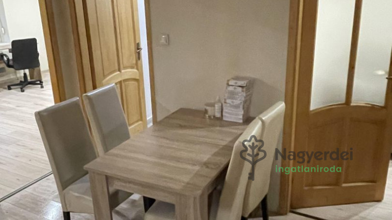 Debrecen, Dobozikert, Lakás, tégla lakás  