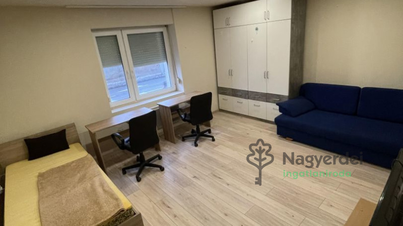 Debrecen, Dobozikert, Lakás, tégla lakás  