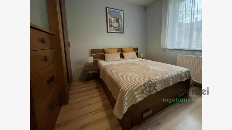 Debrecen, Egyetemváros, Lakás, tégla lakás  