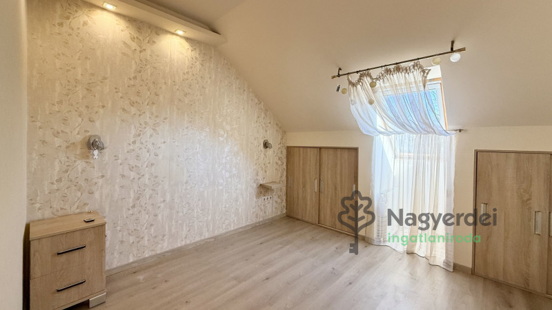 Debrecen, Hatvan utcai kert, Lakás, tégla lakás  