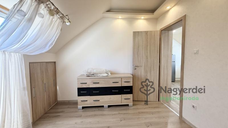 Debrecen, Hatvan utcai kert, Lakás, tégla lakás  