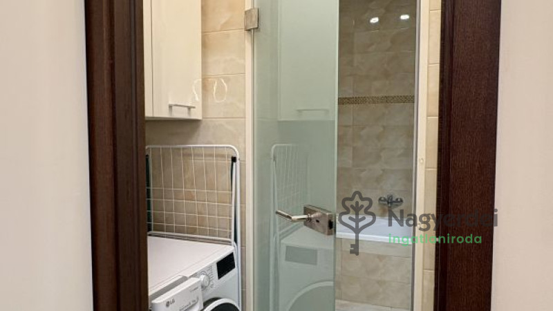 Debrecen, Belváros, Lakás, tégla lakás  